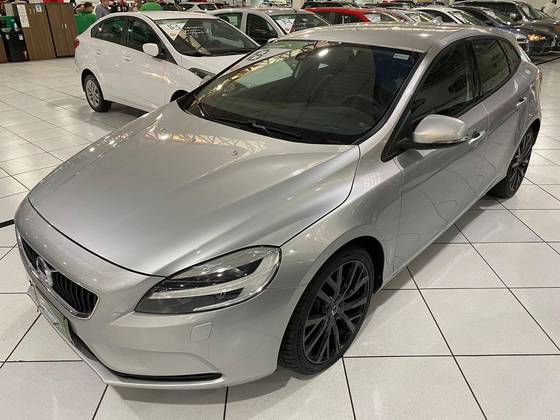 VOLVO V40 2.0 T4 MOMENTUM GASOLINA 4P AUTOMÁTICO